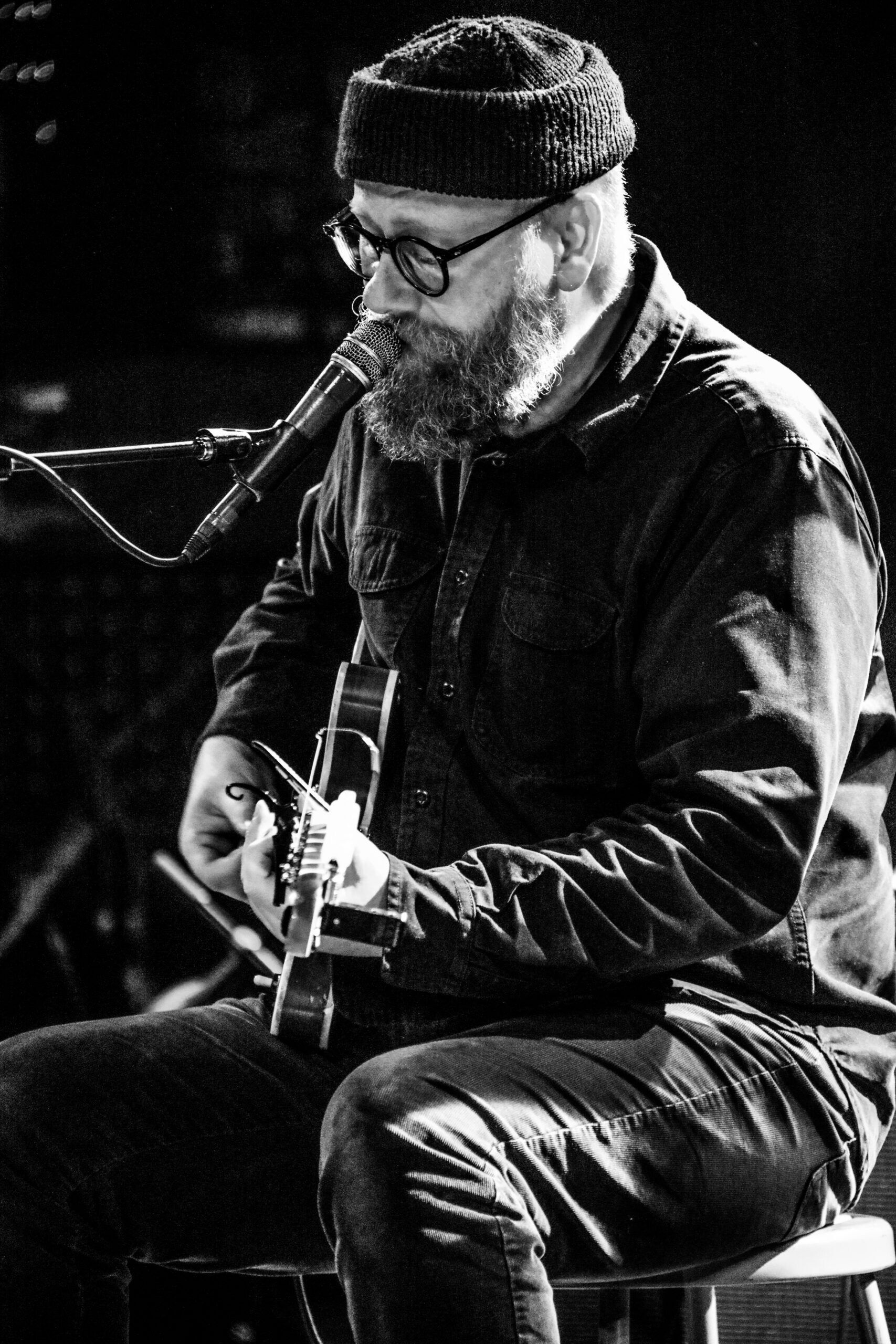 Mike Doughty in black and white